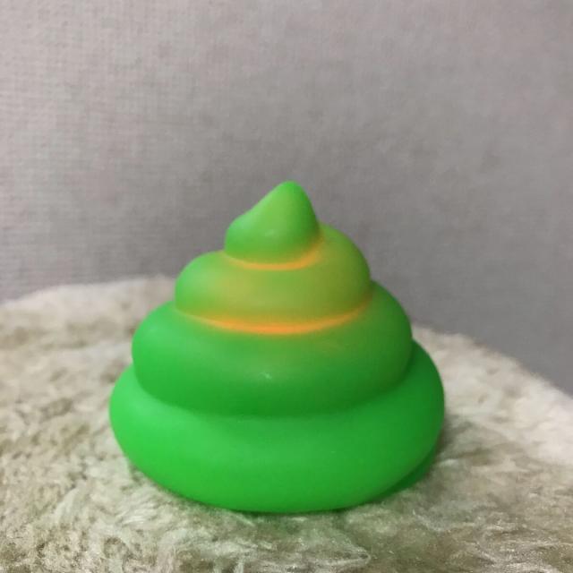 緑のうんこ