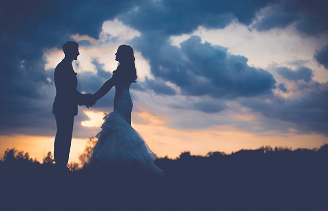 エンジェルナンバー結婚:結婚のイメージ:新郎新婦