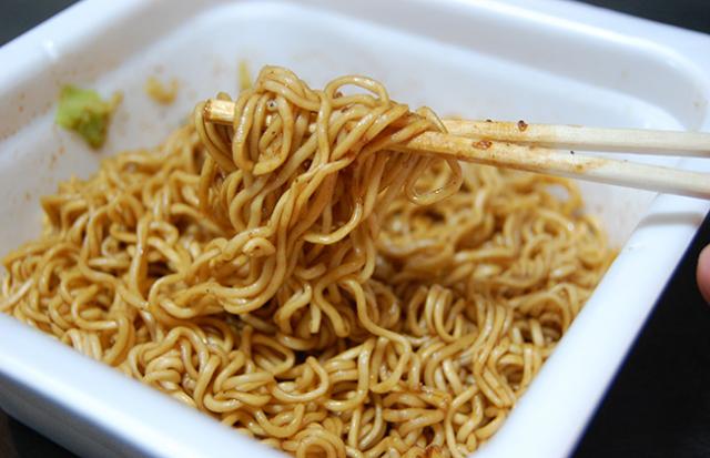 カフェで知人と一緒にいる夢