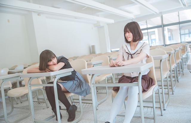 その他のソウルメイトの見分け方:自分の後ろもしくは隣に立とうとする人