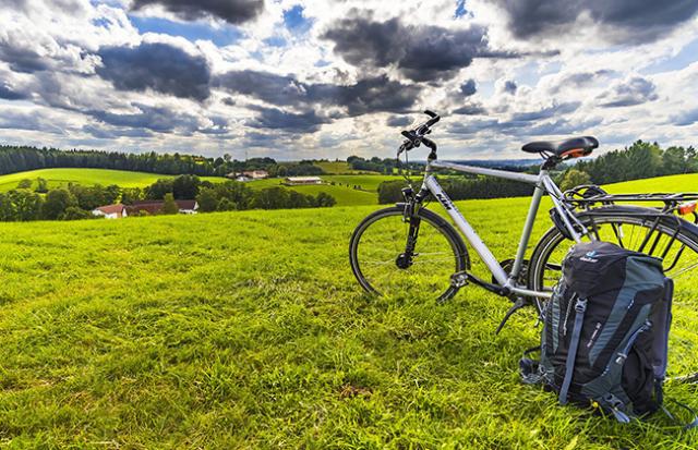 自転車のペダルをいくら漕いでも前に進まない夢
