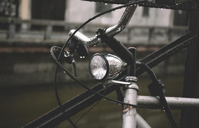 自転車で空を飛んでいる夢