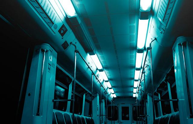電車の人身事故を目撃してパニックになる夢