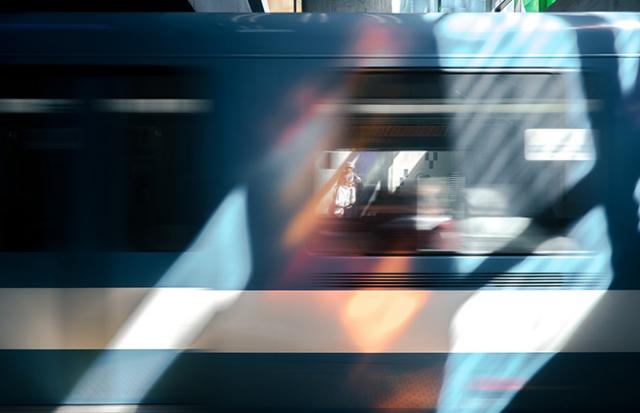 知らない人が電車にひかれる事故の夢
